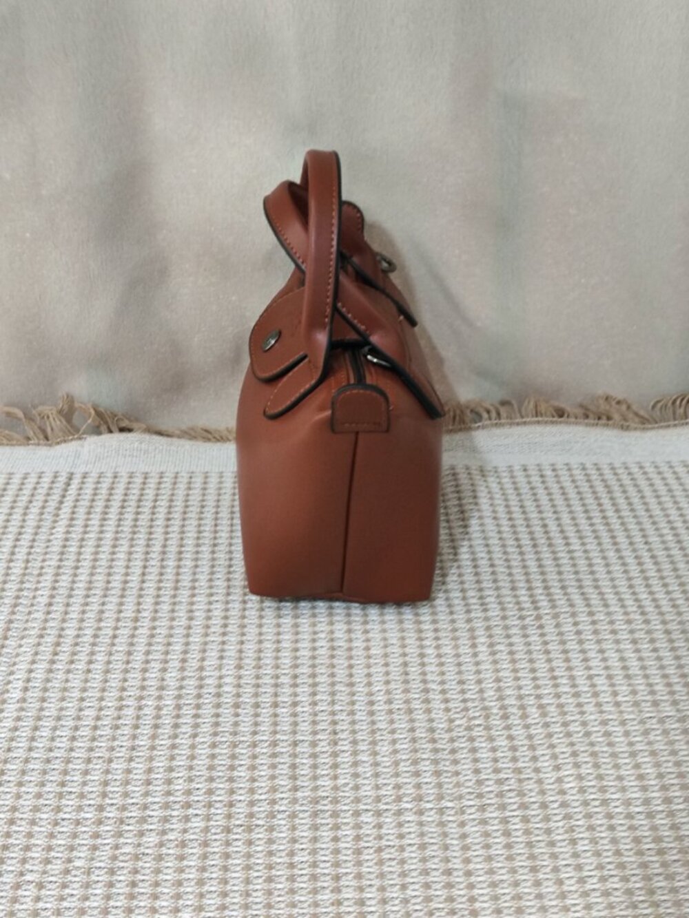 Longchamp cognac-colored handbag with shoulder strap - Picture 7 of 15